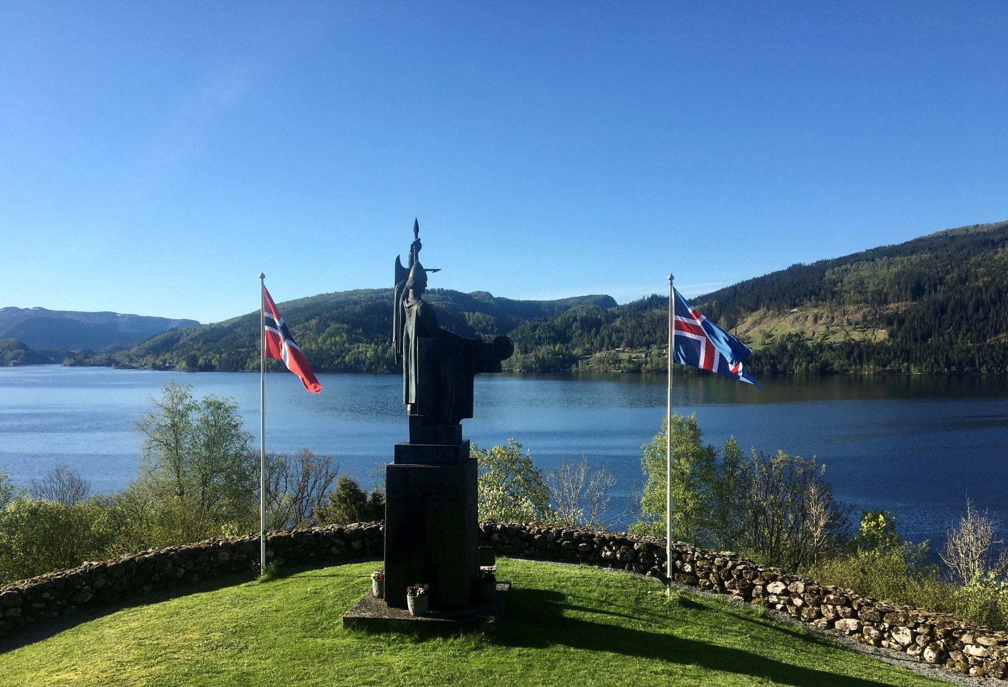 Ingólfur Arnarson - styttan í Hrífudal 